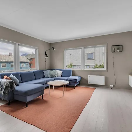 Modern Two Bedroom Close To Center Tromsø