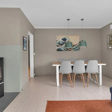 아파트 Modern Two Bedroom Close To Center