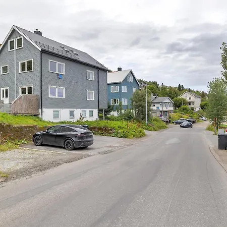 Modern Two Bedroom Close To Center *