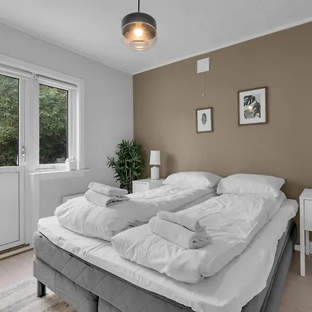 Modern Two Bedroom Close To Center 아파트 트롬쇠