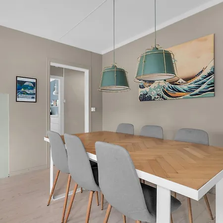 아파트 Modern Two Bedroom Close To Center 트롬쇠