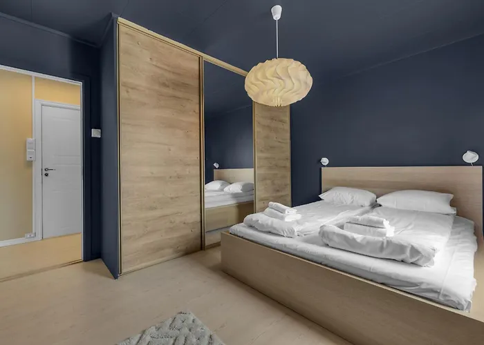 Modern Two Bedroom Close To Center