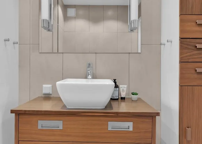 Modern Two Bedroom Close To Center * 트롬쇠